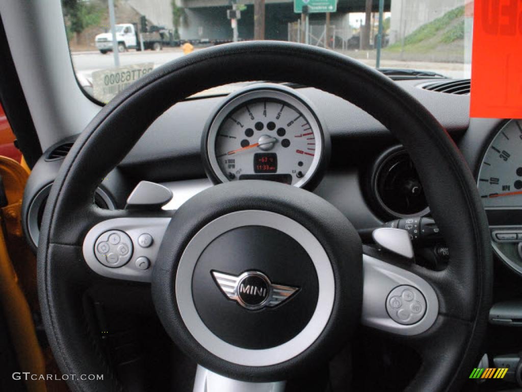 2008 Cooper Hardtop - Mellow Yellow / Punch Carbon Black photo #18