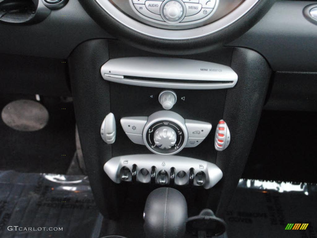 2008 Cooper Hardtop - Mellow Yellow / Punch Carbon Black photo #22