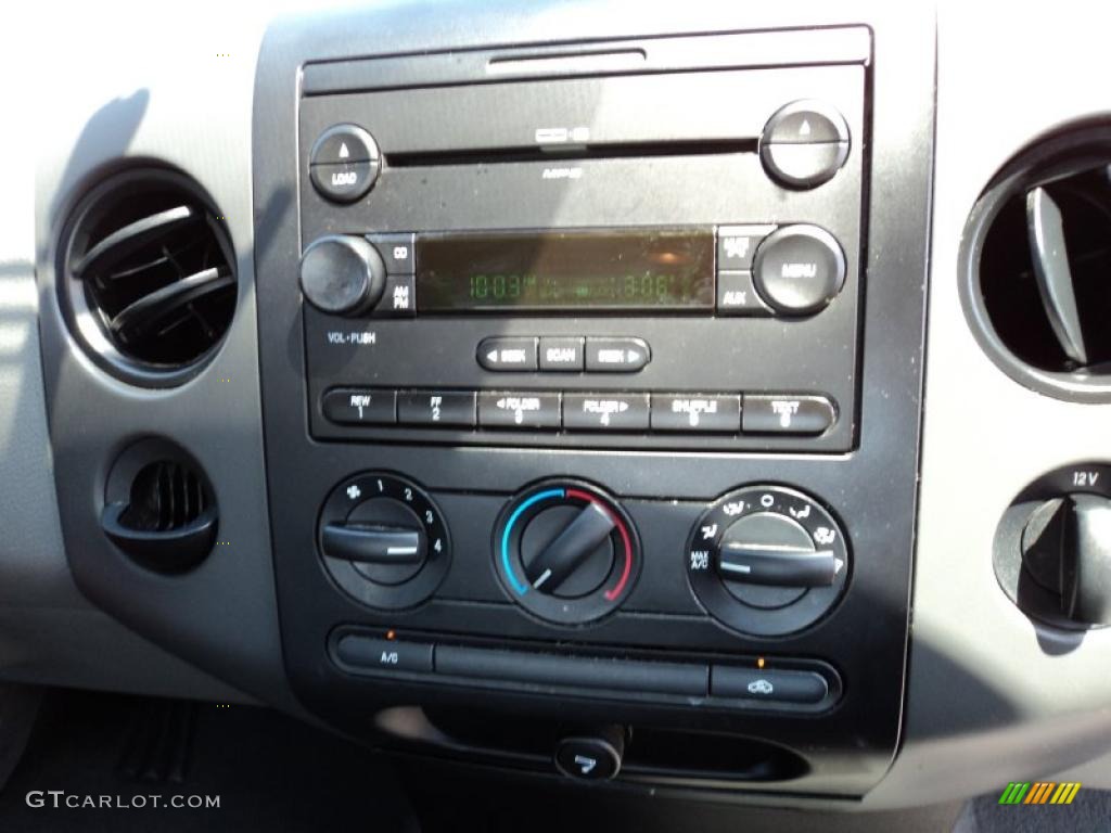 2006 F150 STX Regular Cab - Oxford White / Medium Flint photo #20