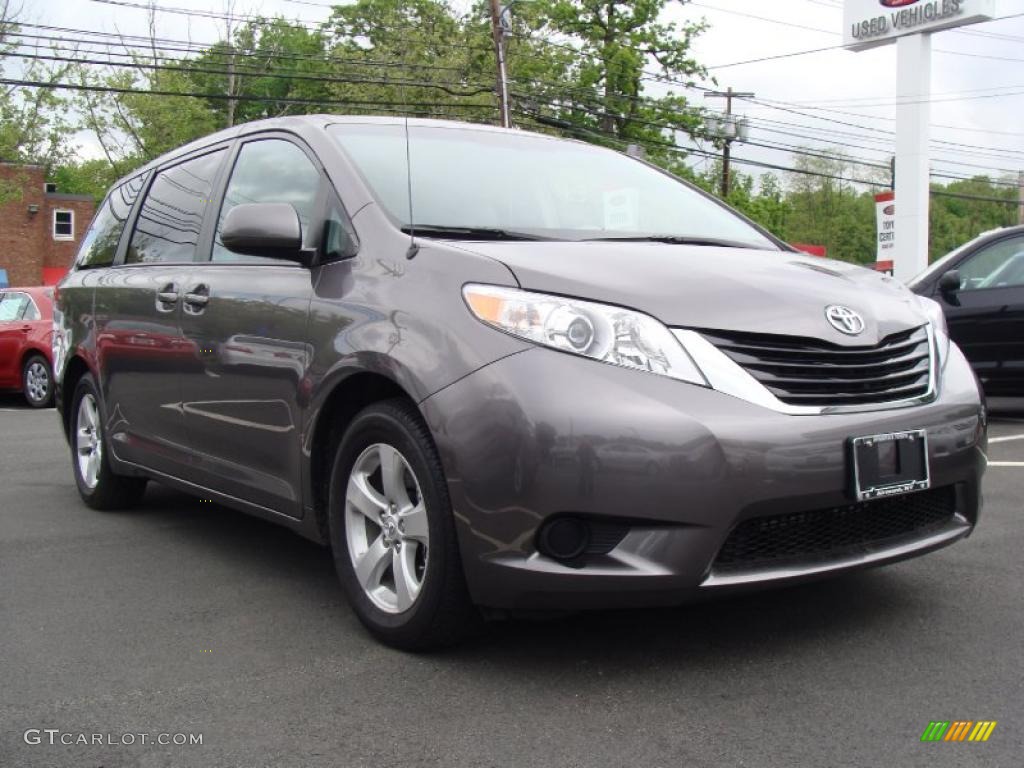 2011 Sienna LE - Predawn Gray Mica / Light Gray photo #3