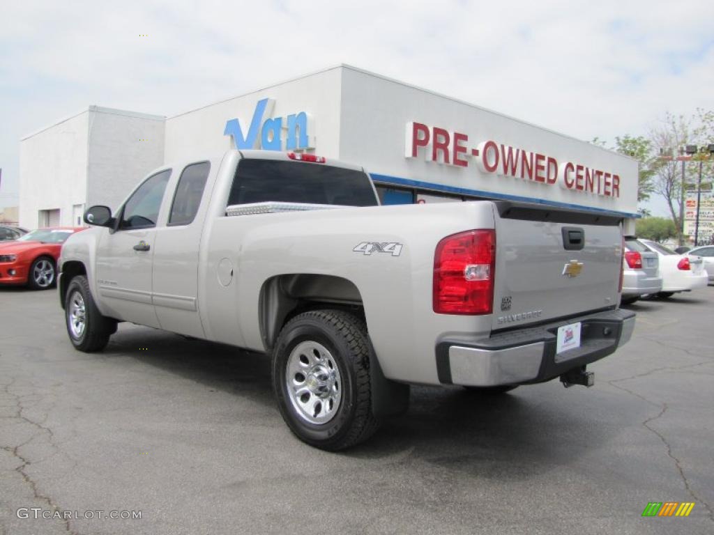 2009 Silverado 1500 LS Extended Cab 4x4 - Silver Birch Metallic / Dark Titanium photo #5