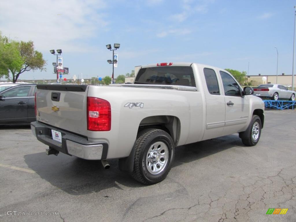 2009 Silverado 1500 LS Extended Cab 4x4 - Silver Birch Metallic / Dark Titanium photo #6