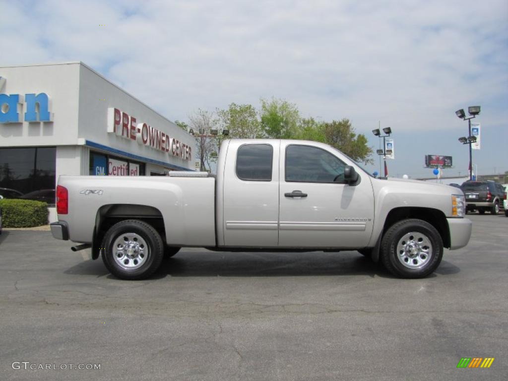 2009 Silverado 1500 LS Extended Cab 4x4 - Silver Birch Metallic / Dark Titanium photo #7
