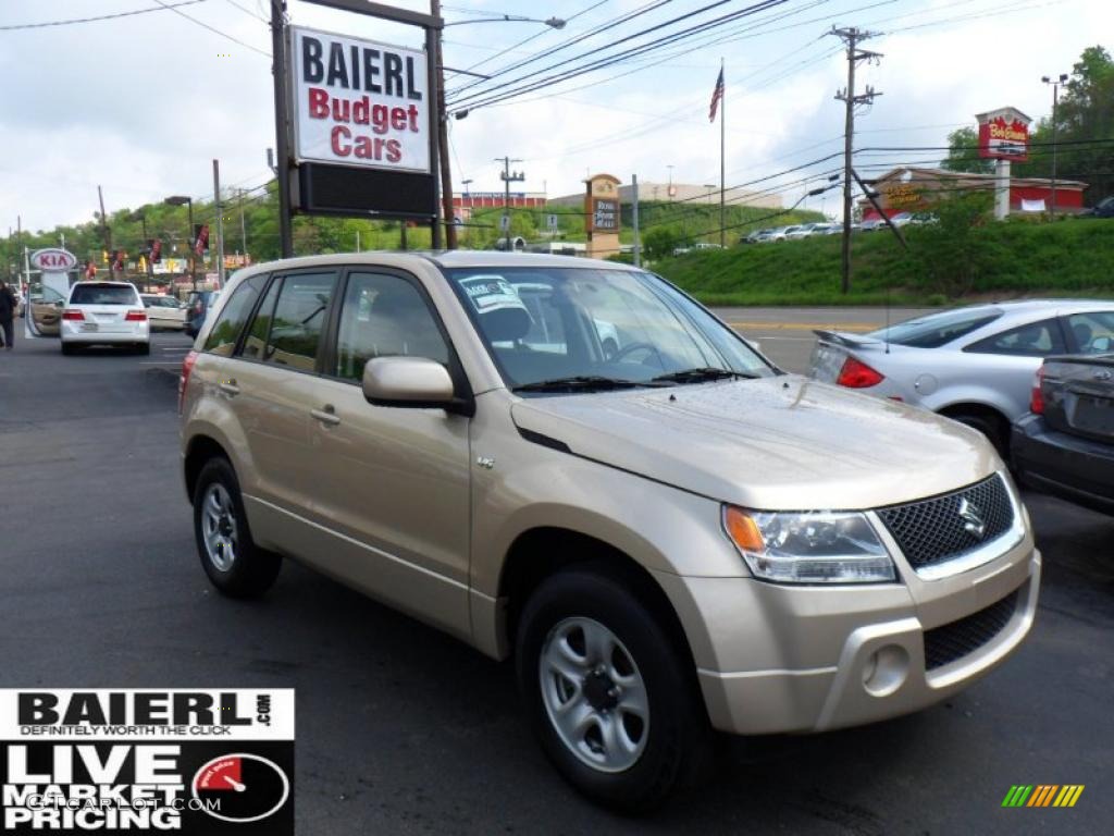 2008 Grand Vitara 4x4 - Sandstorm Metallic / Black photo #1