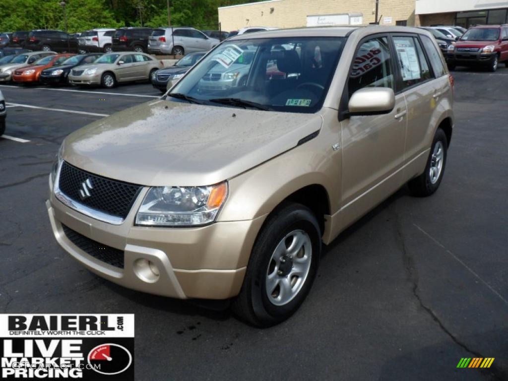 2008 Grand Vitara 4x4 - Sandstorm Metallic / Black photo #3