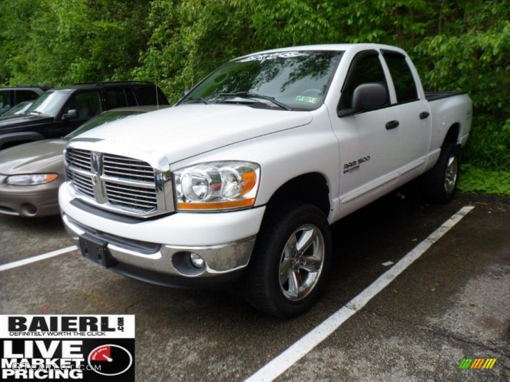 2006 Ram 1500 ST Quad Cab 4x4 - Bright White / Medium Slate Gray photo #3