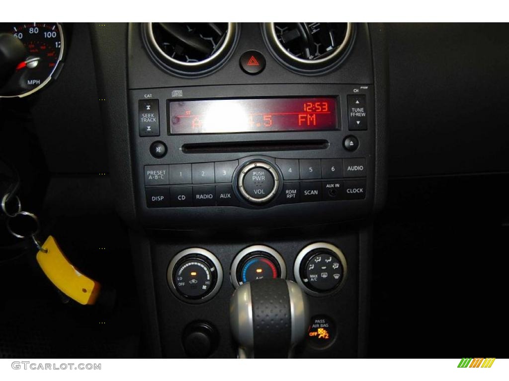 2010 Nissan Rogue Krom Edition Controls Photo #49608274