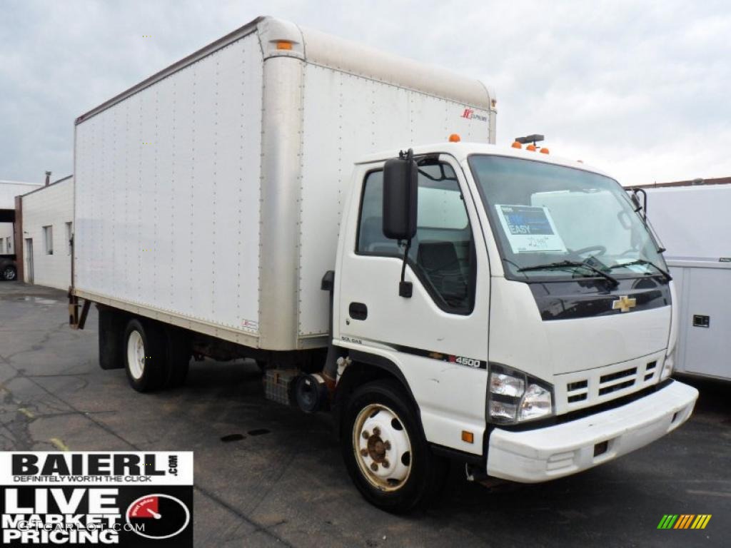 2007 W Series Truck W4500 Commercial Moving Truck - White / Gray photo #1