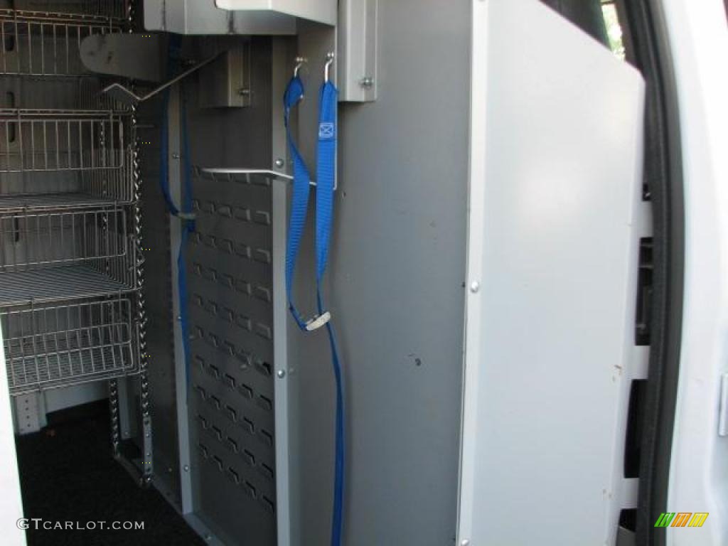 2007 Express 2500 Cargo Van - Summit White / Medium Pewter photo #12