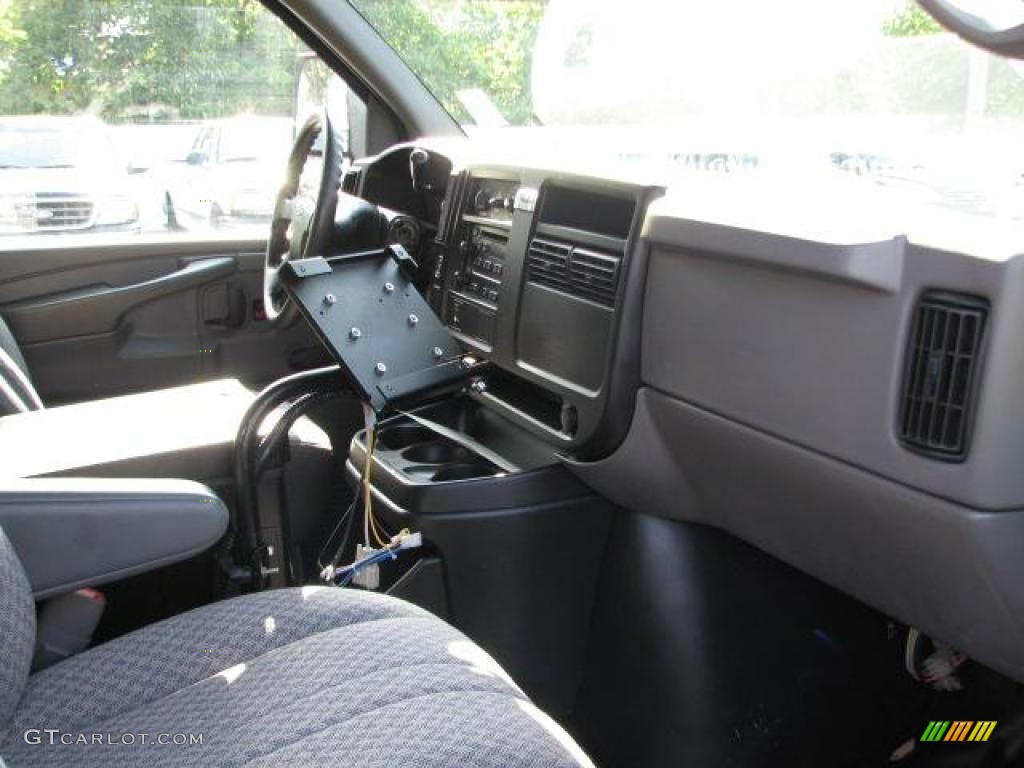 2007 Express 2500 Cargo Van - Summit White / Medium Pewter photo #13