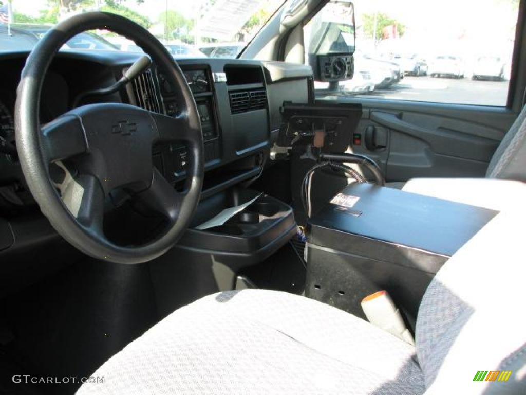 2007 Express 2500 Cargo Van - Summit White / Medium Pewter photo #15