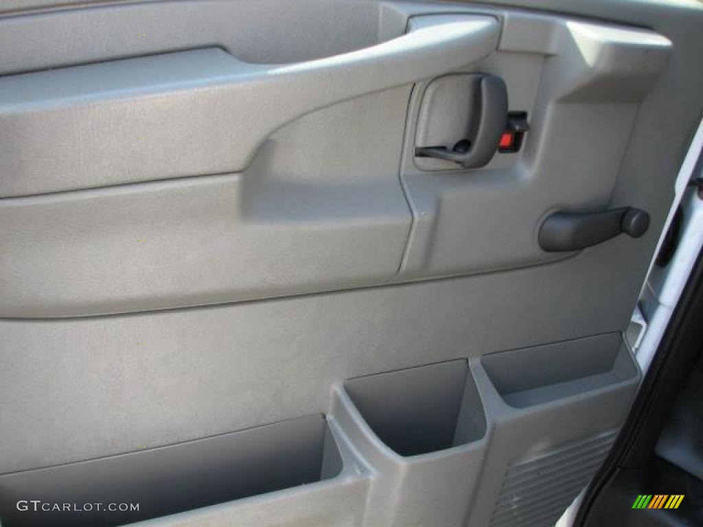 2007 Express 2500 Cargo Van - Summit White / Medium Pewter photo #20