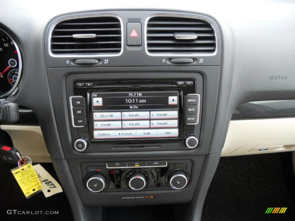 2011 Volkswagen Jetta TDI SportWagen Controls Photo #49613068