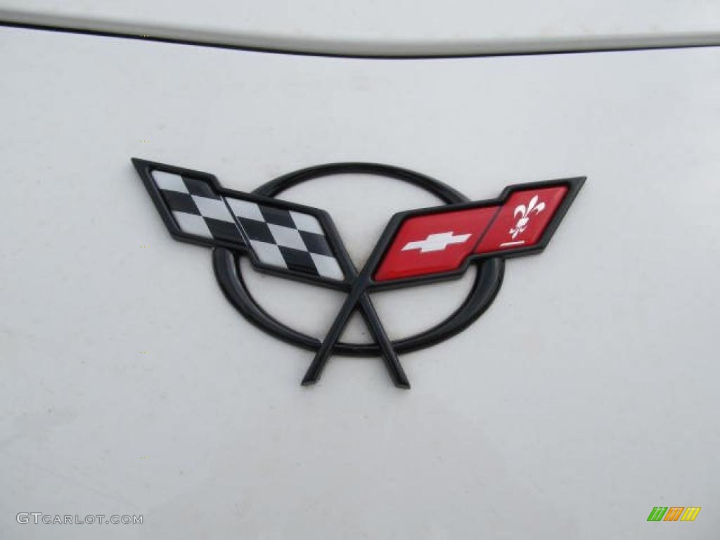 2001 Chevrolet Corvette Convertible Marks and Logos Photo #49613185
