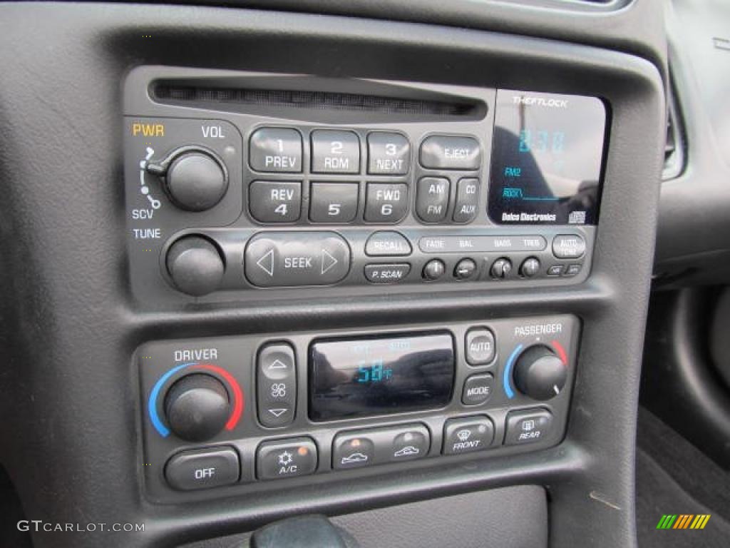 2001 Chevrolet Corvette Convertible Controls Photo #49613455