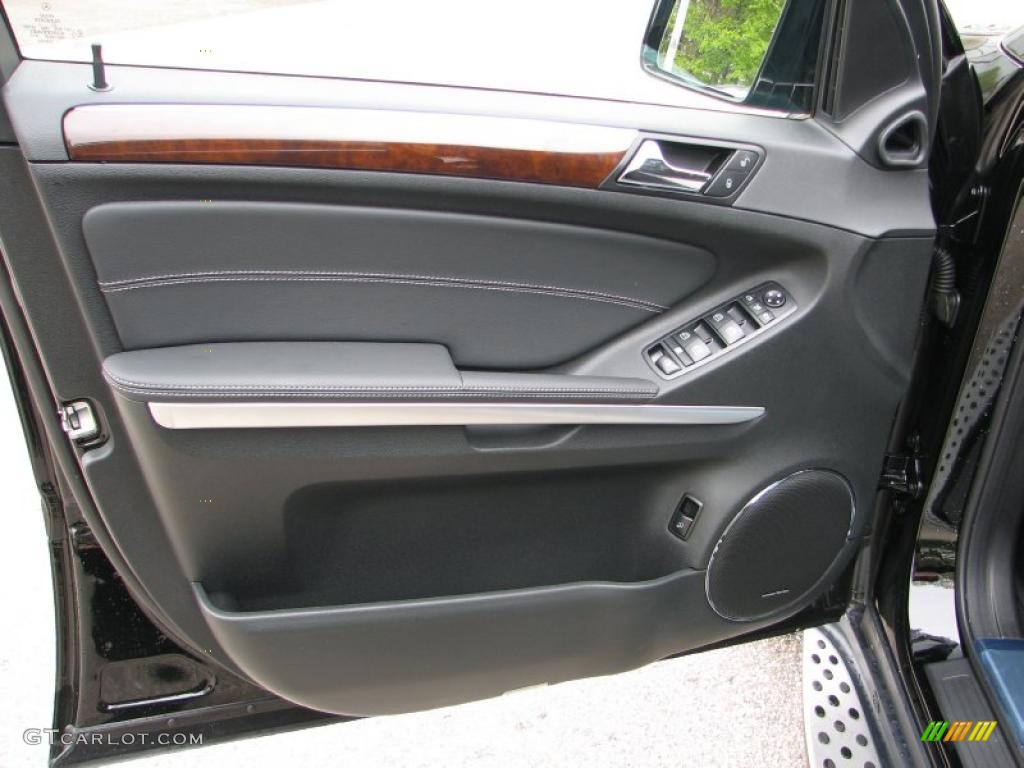2011 Mercedes-Benz GL 550 4Matic Black Door Panel Photo #49615096