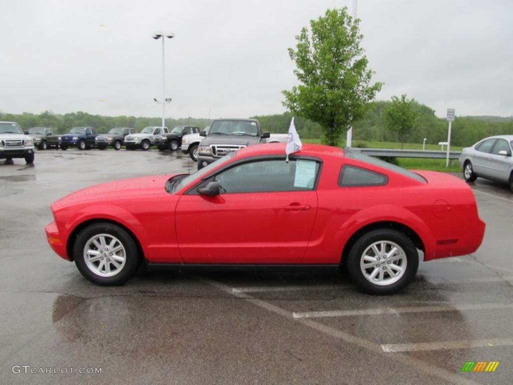 2007 Mustang V6 Deluxe Coupe - Torch Red / Dark Charcoal photo #6