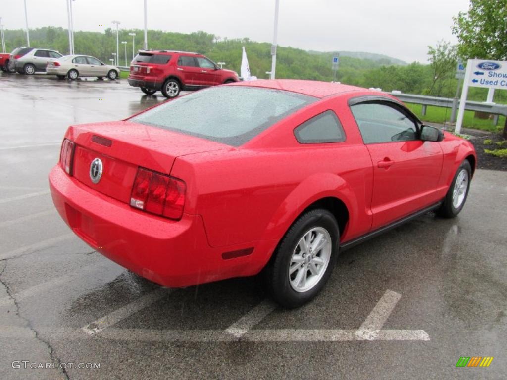 2007 Mustang V6 Deluxe Coupe - Torch Red / Dark Charcoal photo #9