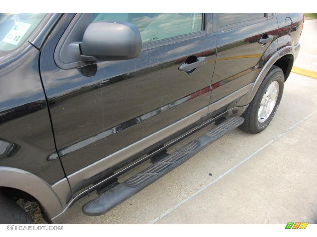 2006 Escape XLT V6 - Black / Medium/Dark Flint photo #12