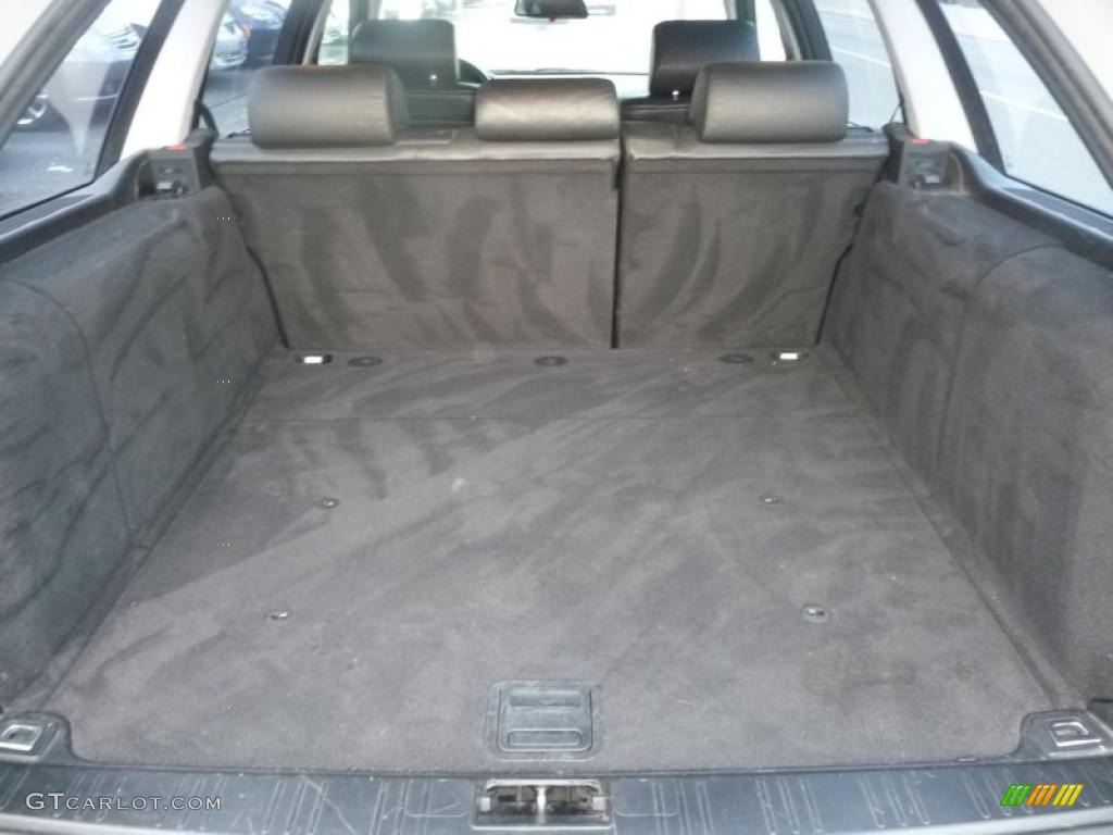 2001 BMW 5 Series 525i Sport Wagon Trunk Photo #49618582