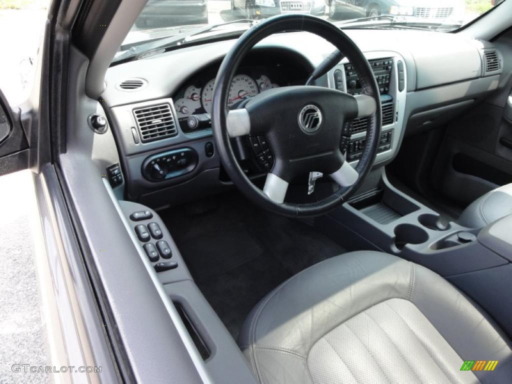Medium Dark Parchment Interior 2002 Mercury Mountaineer AWD Photo #49619452