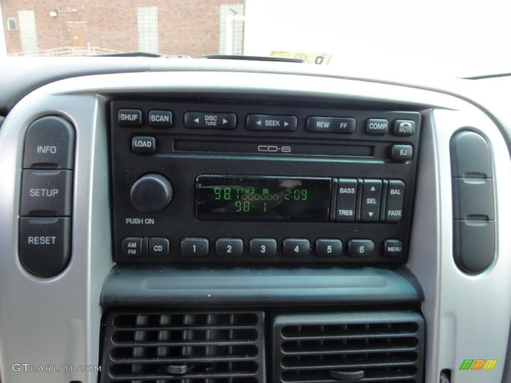 2002 Mercury Mountaineer AWD Controls Photo #49619938