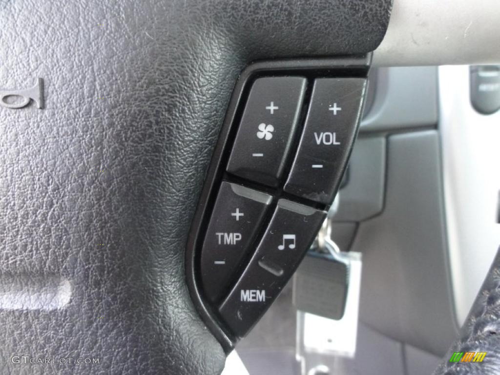 2002 Mercury Mountaineer AWD Controls Photo #49620034