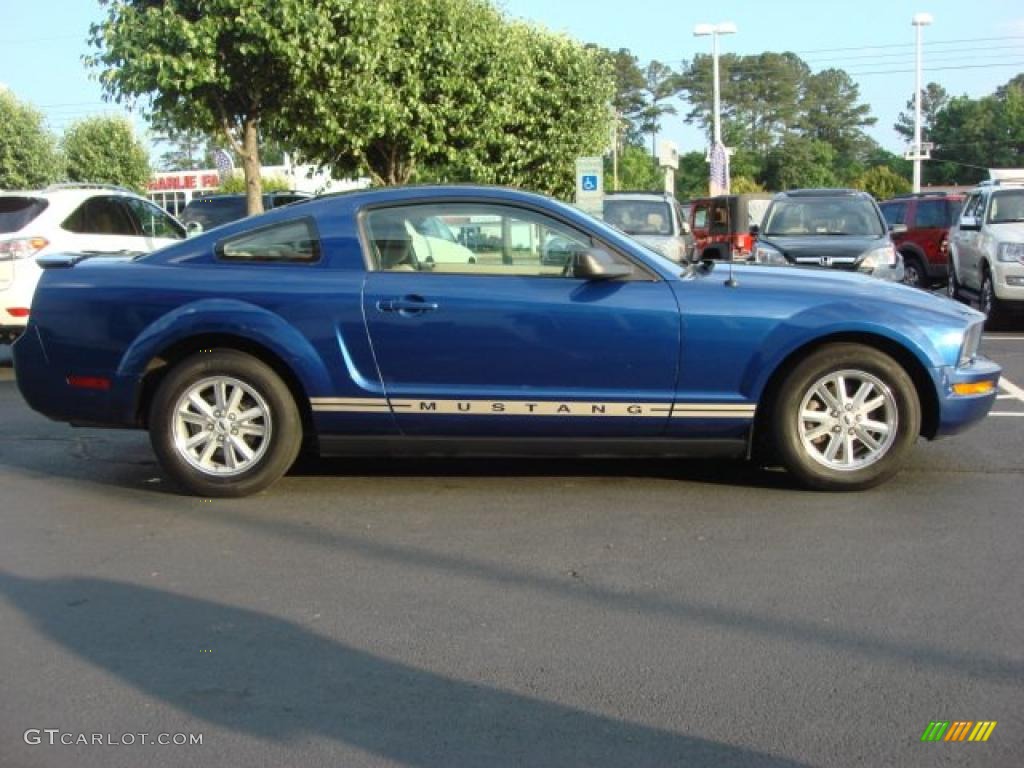 2007 Mustang V6 Premium Coupe - Vista Blue Metallic / Medium Parchment photo #2