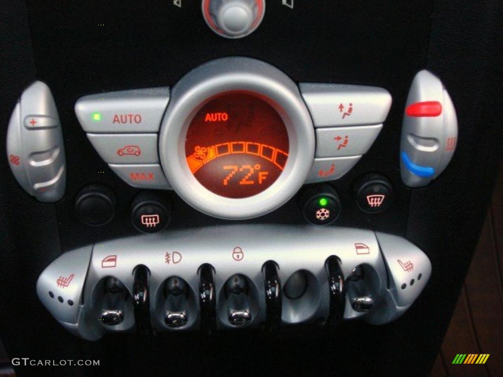 2010 Mini Cooper S Hardtop Controls Photo #49621324