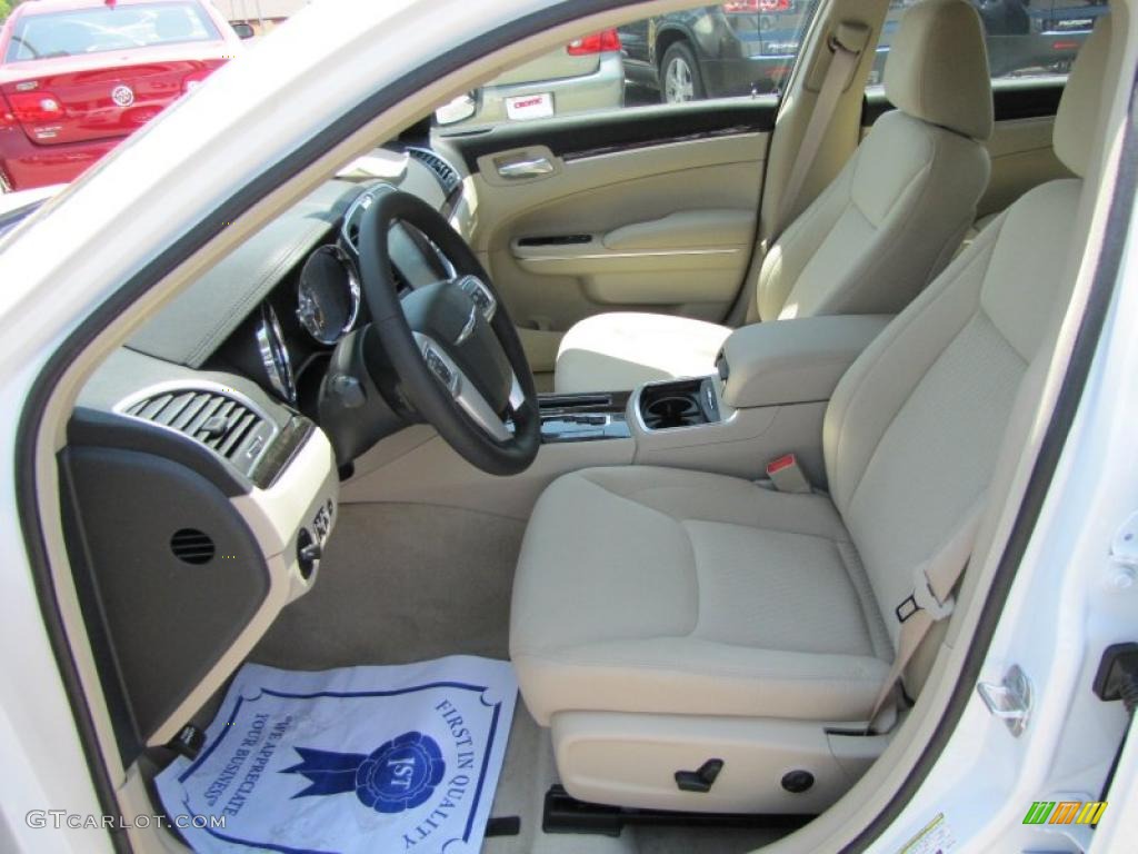 Black/Light Frost Beige Interior 2011 Chrysler 300 Standard 300 Model Photo #49622152