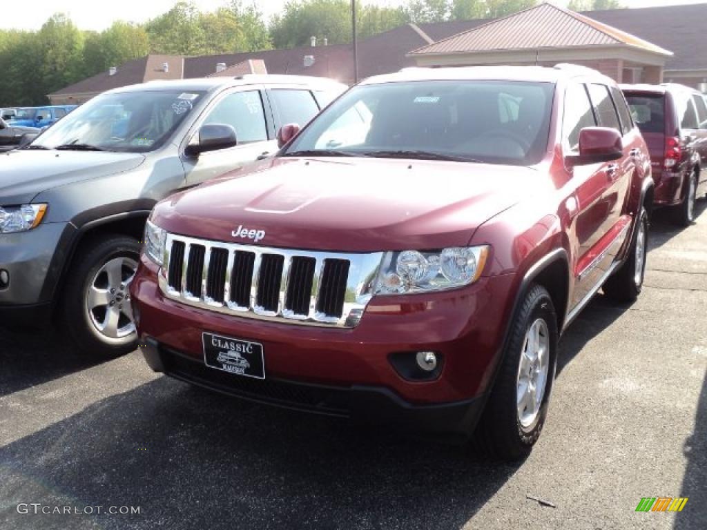 Inferno Red Crystal Pearl Jeep Grand Cherokee