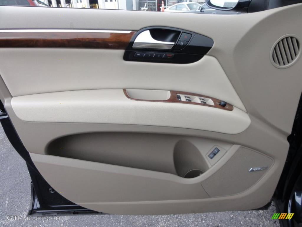 2009 Audi Q7 3.6 Premium quattro Door Panel Photos
