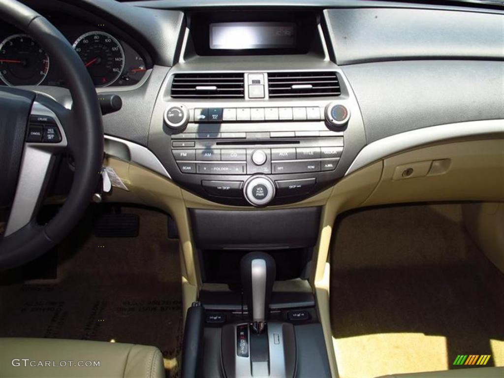 2011 Honda Accord SE Sedan Controls Photo #49628815