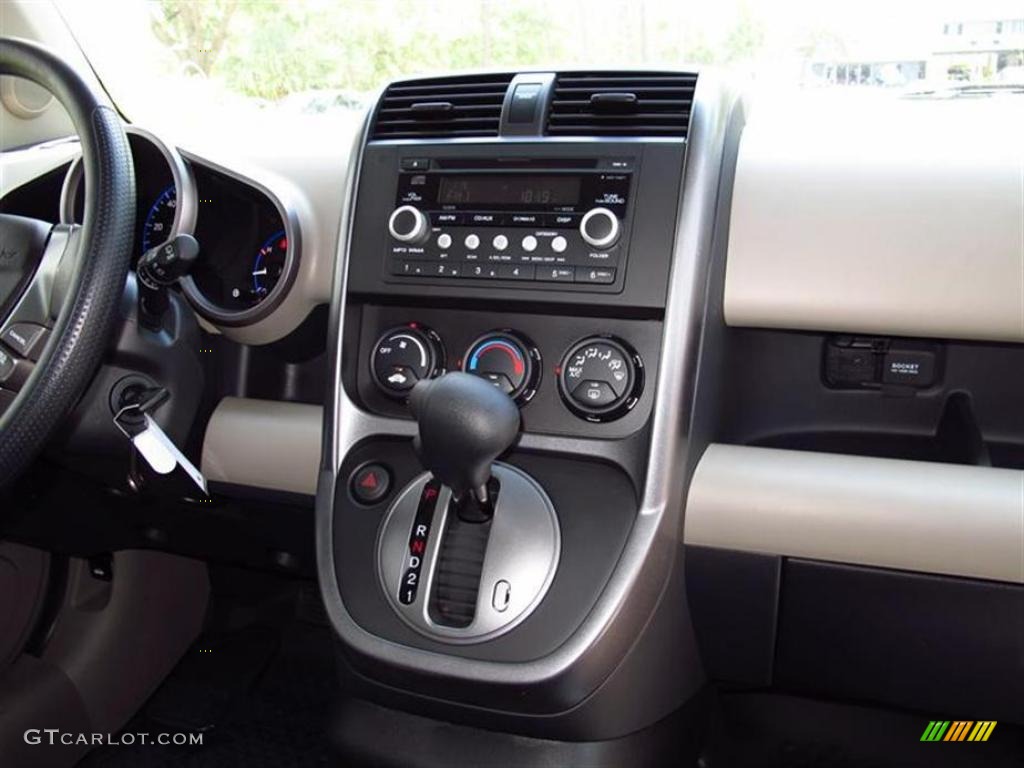 2011 Honda Element EX Controls Photos