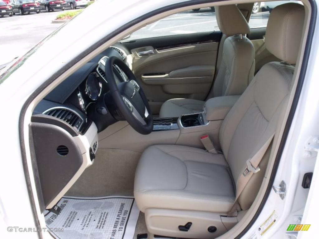 Black/Light Frost Beige Interior 2011 Chrysler 300 Limited Photo #49630604