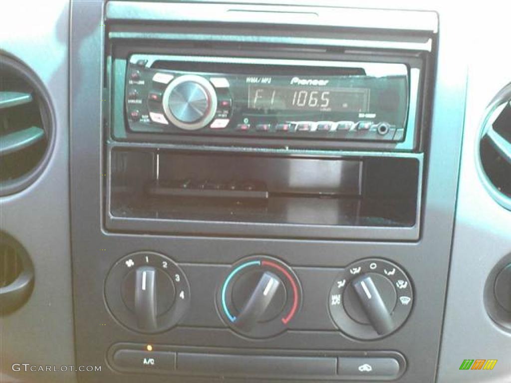 2007 F150 XL Regular Cab 4x4 - Fleet Green / Medium Flint photo #8
