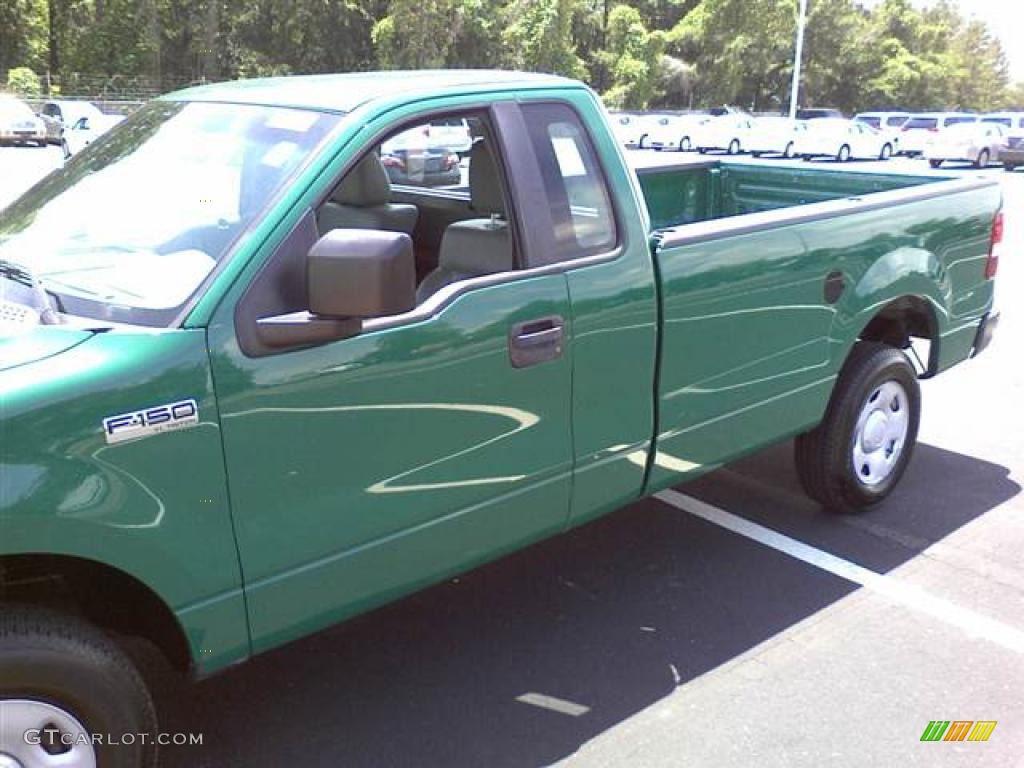 2007 F150 XL Regular Cab 4x4 - Fleet Green / Medium Flint photo #20