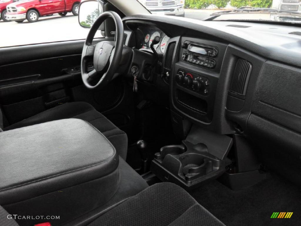 2005 Ram 1500 SLT Quad Cab 4x4 - Flame Red / Dark Slate Gray photo #21