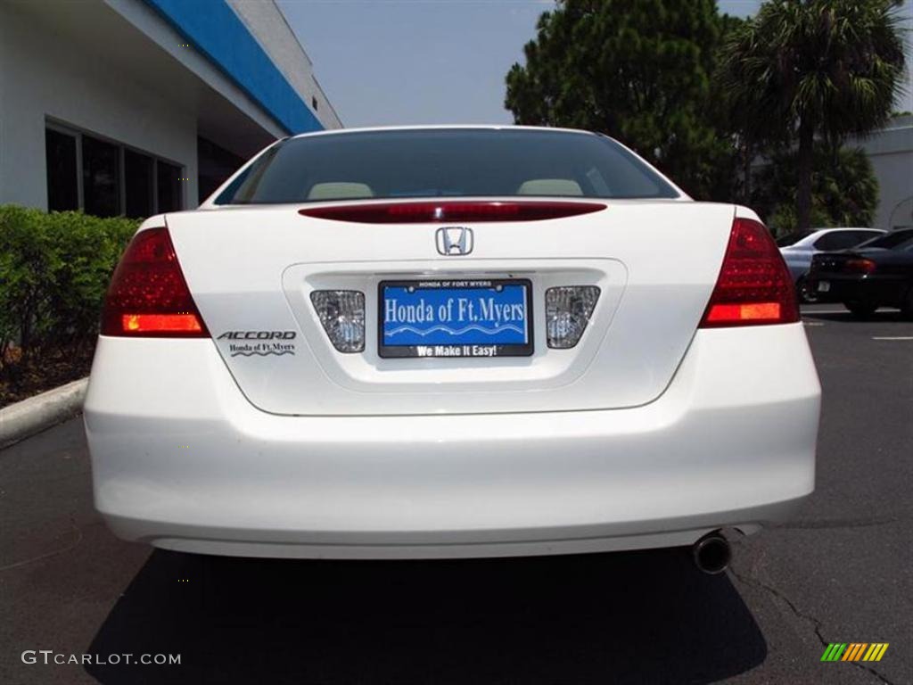 2007 Accord LX Sedan - Taffeta White / Ivory photo #4