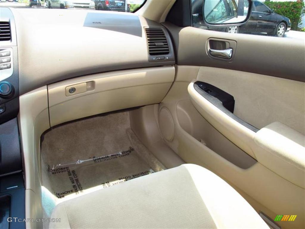 2007 Accord LX Sedan - Taffeta White / Ivory photo #13