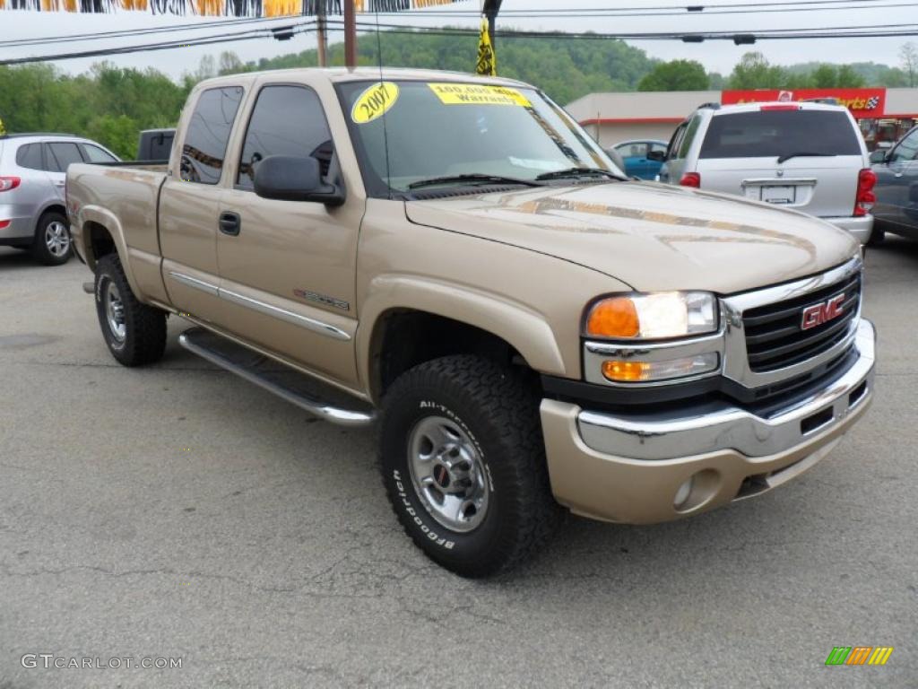 2007 Sierra 2500HD Classic SLE Extended Cab 4x4 - Cashmere Metallic / Neutral photo #7