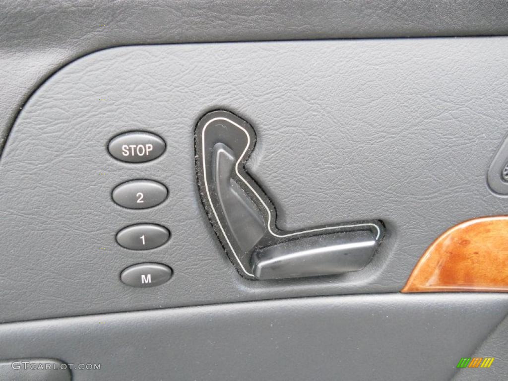 2006 Kia Amanti Standard Amanti Model Controls Photo #49635575