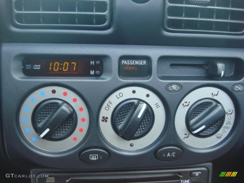 2002 Toyota MR2 Spyder Roadster Controls Photo #49635752