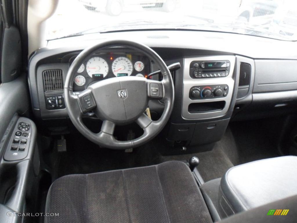 2005 Ram 1500 SLT Daytona Quad Cab 4x4 - Bright Silver Metallic / Dark Slate Gray photo #14