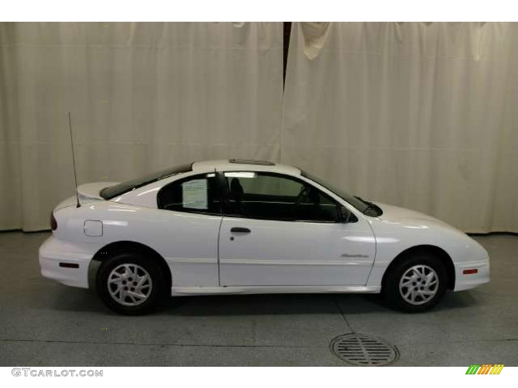 2001 Sunfire SE Coupe - Arctic White / Graphite photo #1