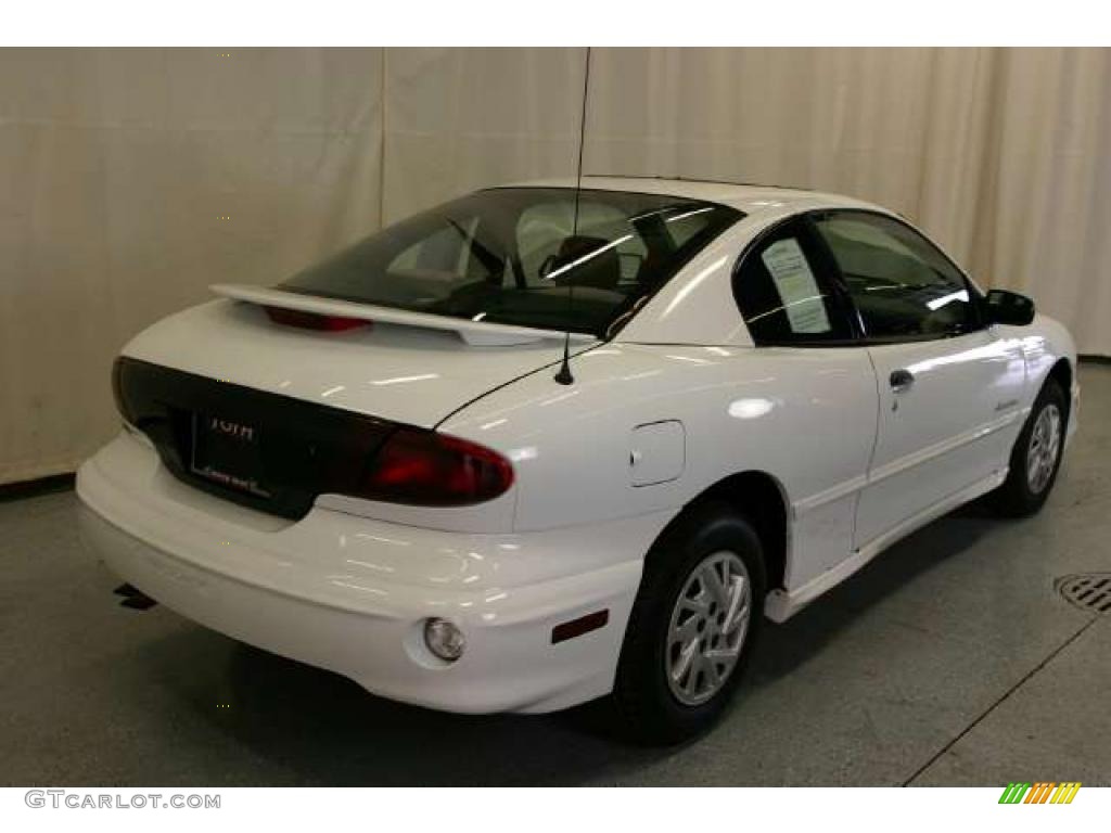 2001 Sunfire SE Coupe - Arctic White / Graphite photo #2
