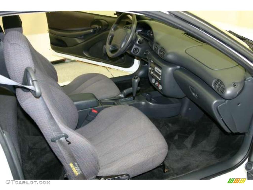 2001 Sunfire SE Coupe - Arctic White / Graphite photo #10