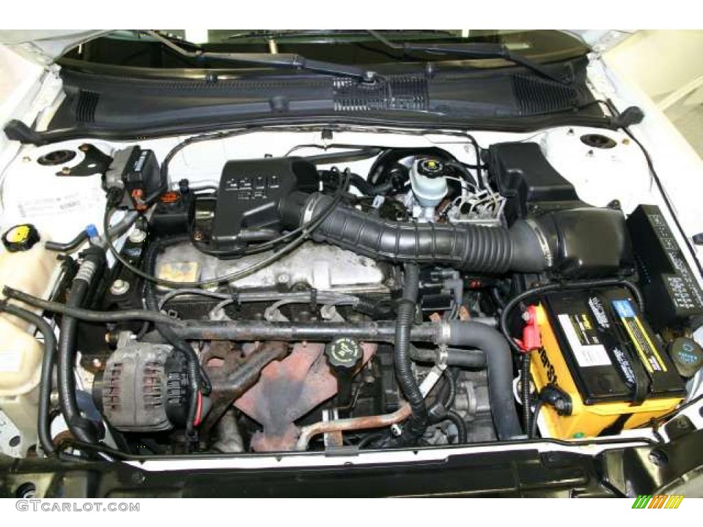 2001 Sunfire SE Coupe - Arctic White / Graphite photo #12