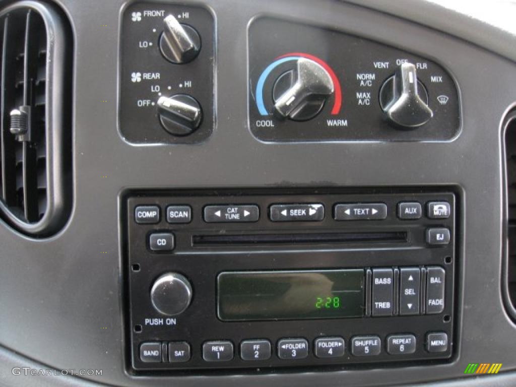 2006 Ford E Series Van E350 XLT Passenger Controls Photo #49639076