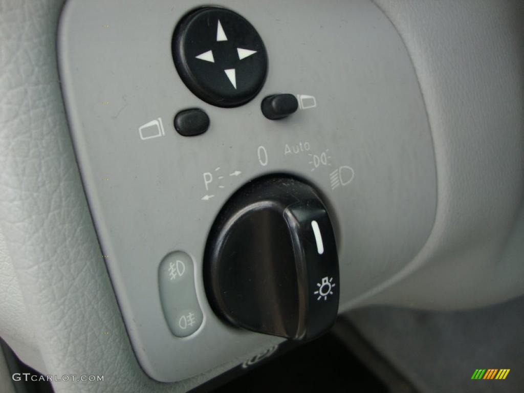 2003 Mercedes-Benz C 320 4Matic Sport Sedan Controls Photo #49640153